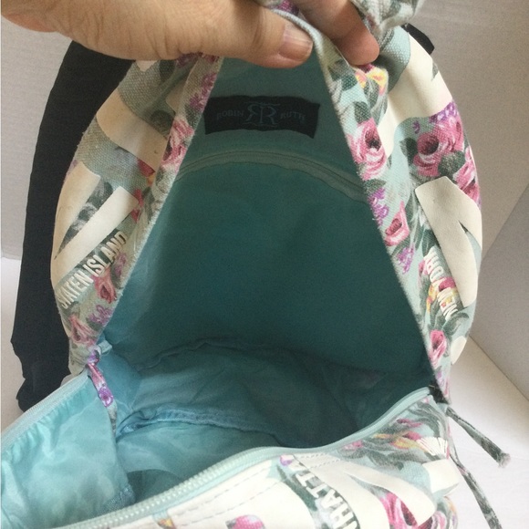 Robin Ruth womens New York City graphic large backpack Lt Blue w/ Pink roses - Picture 5 of 6